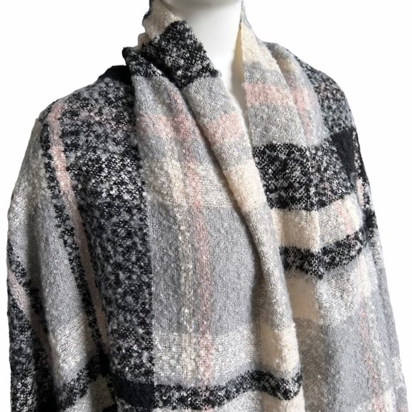 Loft Chunky Knit Checkered Scarf - Picture 3 of 10